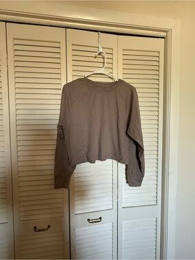 Cropped Long Sleeve Tee in Taupe - Women